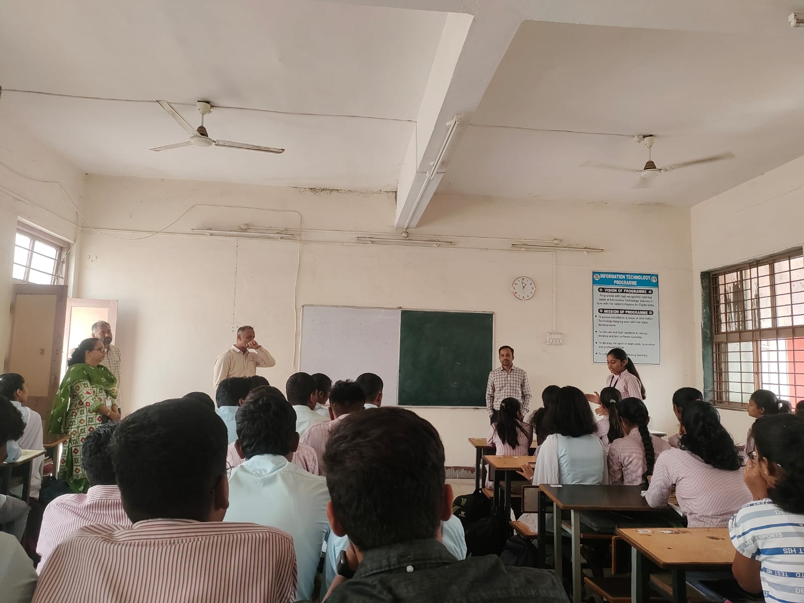 Expert explaining payment flow