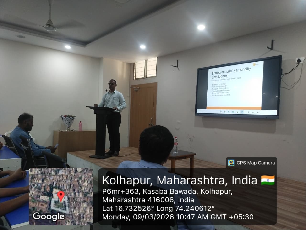 Nitin Bhosale guiding students